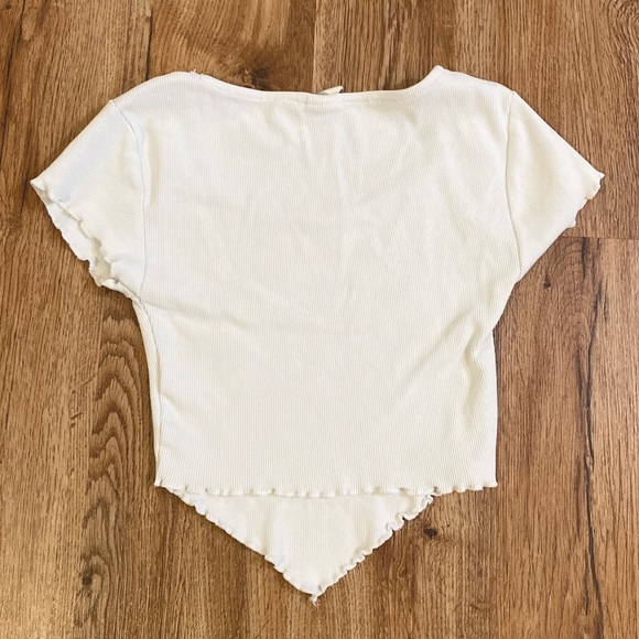Urban Outfitters White Graphic Crop Top - Picture 2 of 5
